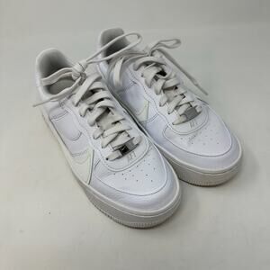 Nike Air Force 1 Womens Teen Size 6 White Casual Sneakers Lace Up Shoes